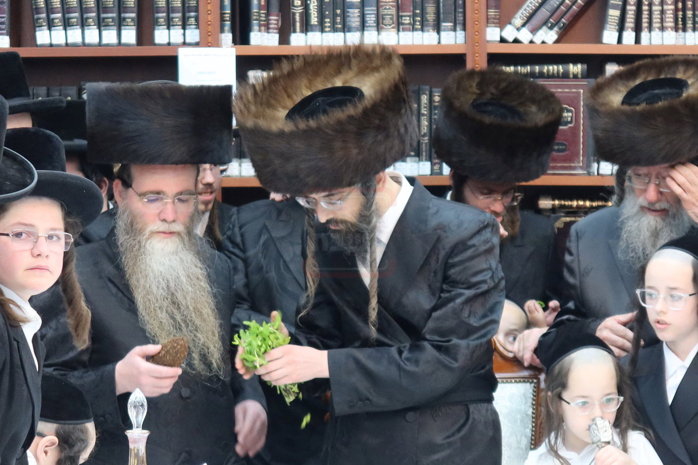 נעילת החג שבועות בחצה"ק זוועהיל