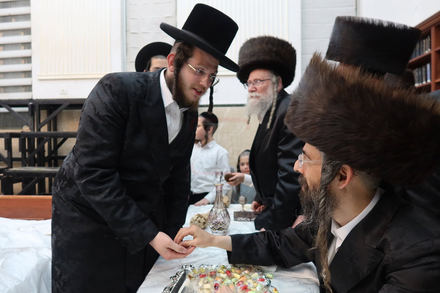 נעילת החג שבועות בחצה"ק זוועהיל