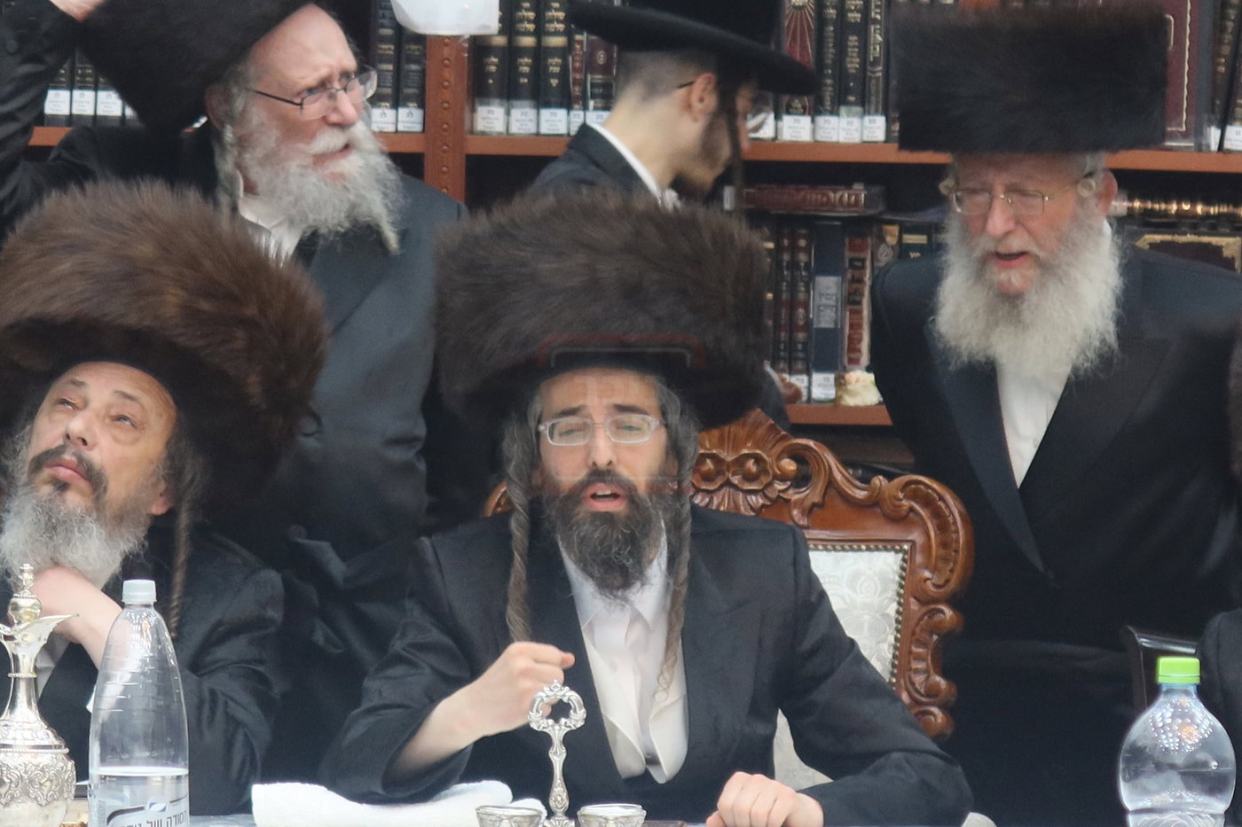 נעילת החג שבועות בחצה"ק זוועהיל