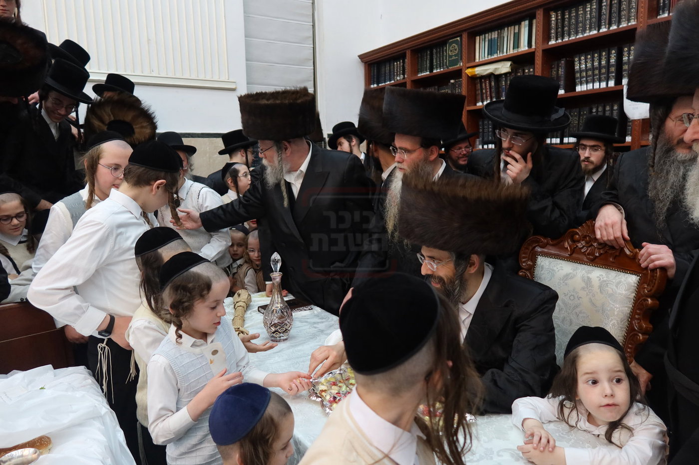 נעילת החג שבועות בחצה"ק זוועהיל