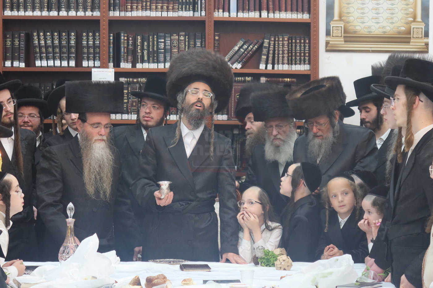 נעילת החג שבועות בחצה"ק זוועהיל
