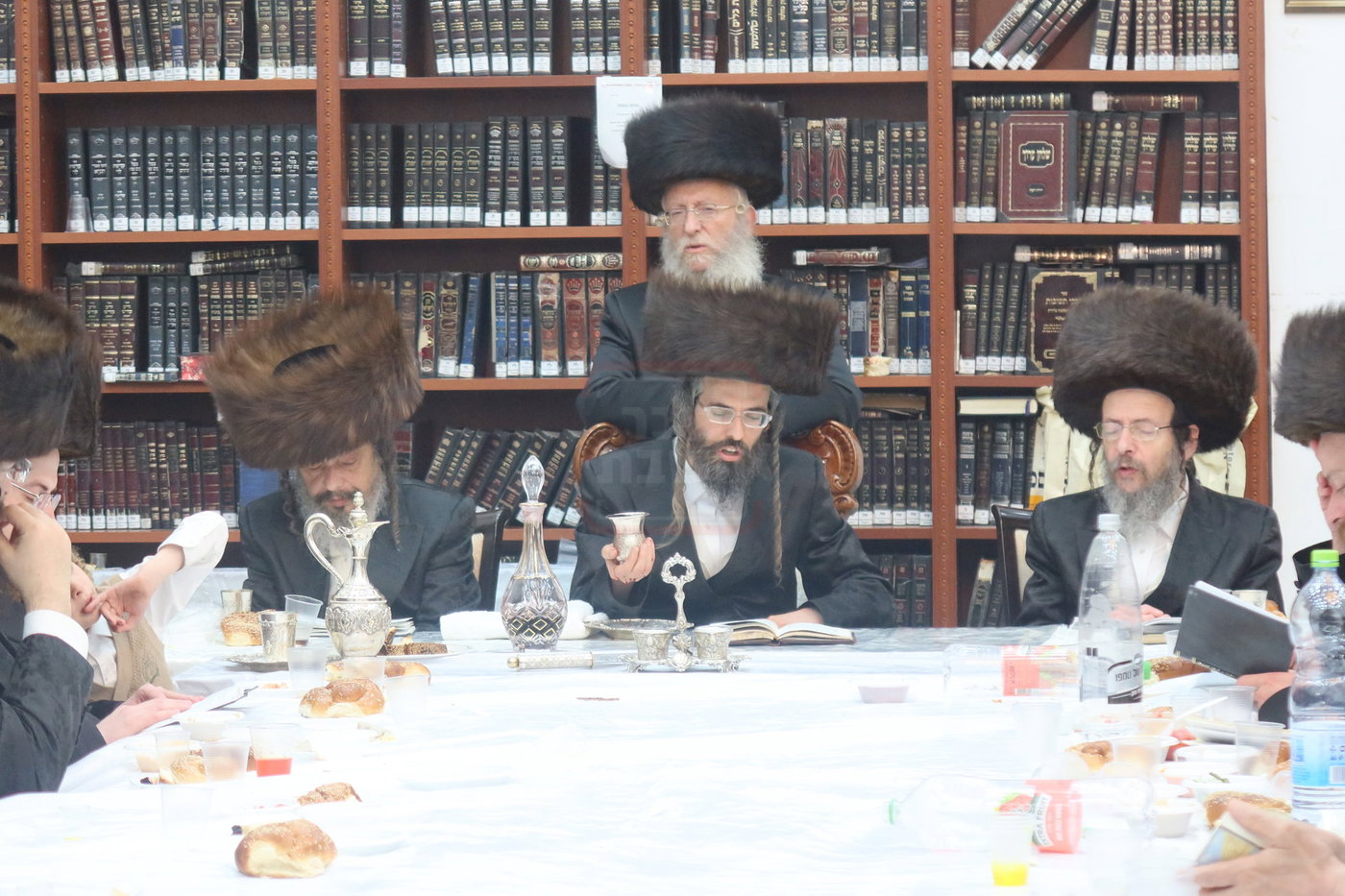 נעילת החג שבועות בחצה"ק זוועהיל