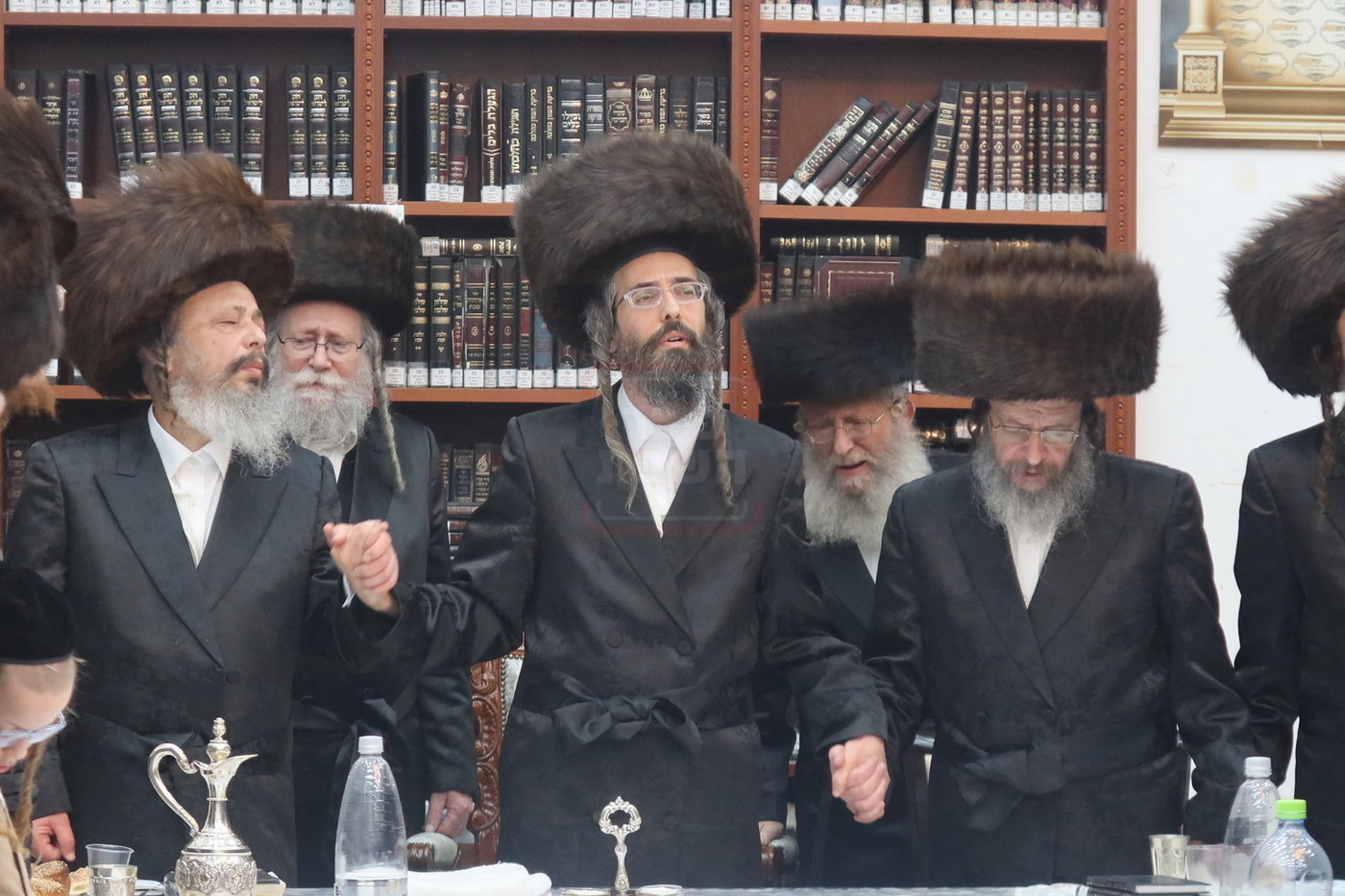 נעילת החג שבועות בחצה"ק זוועהיל