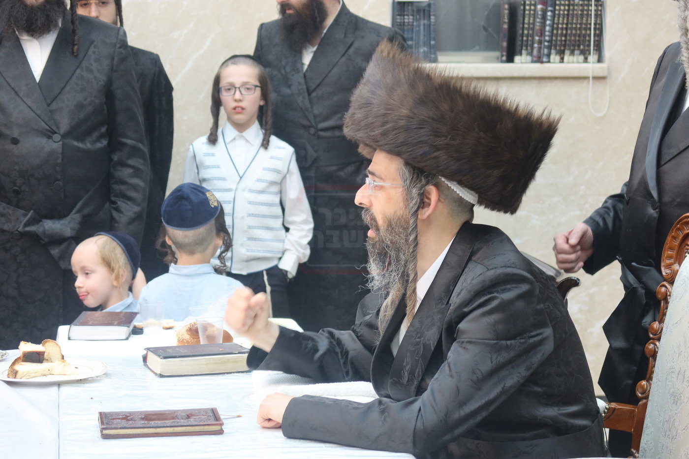 נעילת החג שבועות בחצה"ק זוועהיל