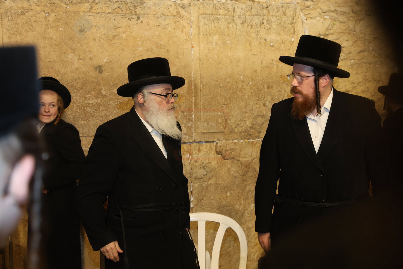אדמורי"ם ורבנים בכותל - אסרו חג שבועות