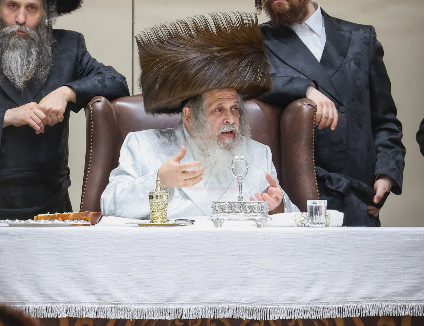 נעילת החג שבועות בחצר הקודש סאטמר