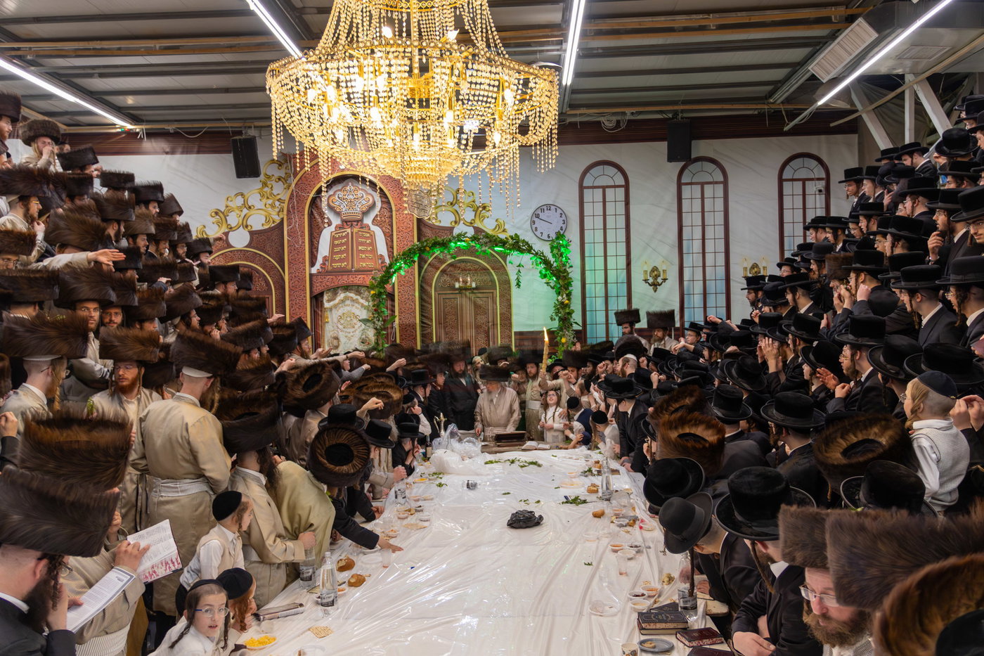 ערב החג בחצה"ק פינסק קרלין