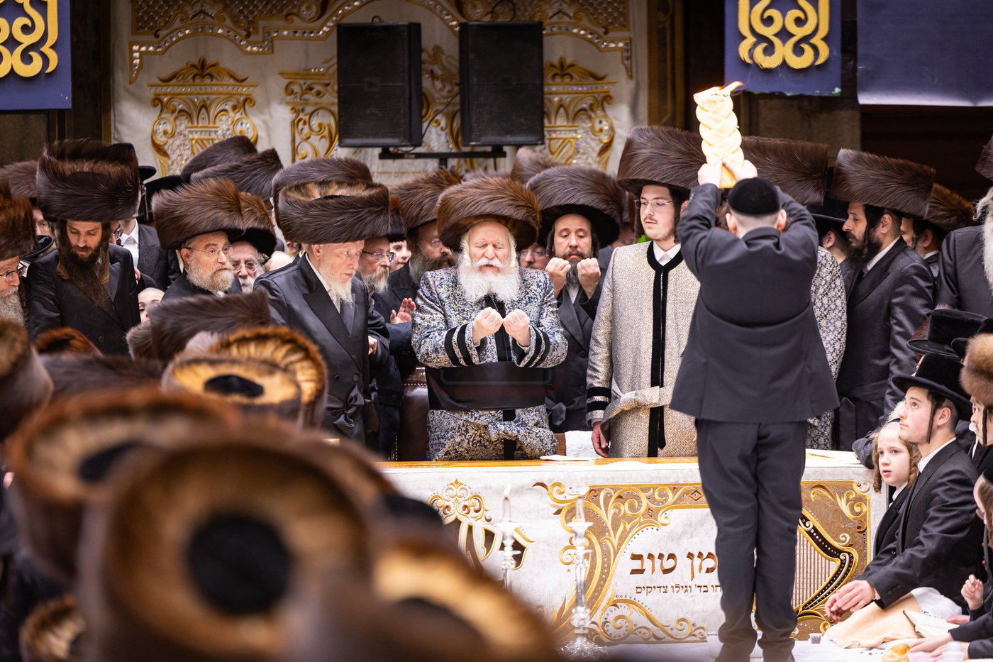 נעילת החג ופארשפיל בחצה"ק באבוב