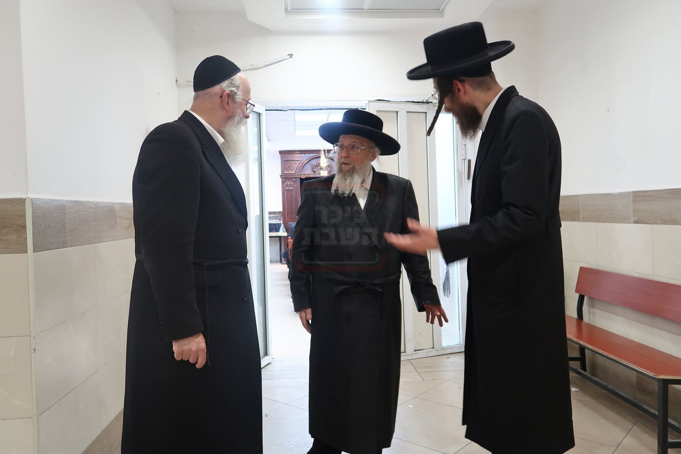האדמו"ר מפינסק קרלין בביקור בישיבתו בביתר עילית