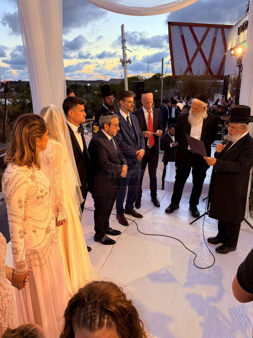 המתקפה המתואמת על המשטרה | 'זופניק בכיכר' עם כל התמונות, הנייעס והחשיפות של השבוע