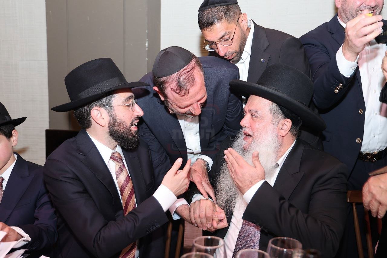 המתקפה המתואמת על המשטרה | 'זופניק בכיכר' עם כל התמונות, הנייעס והחשיפות של השבוע