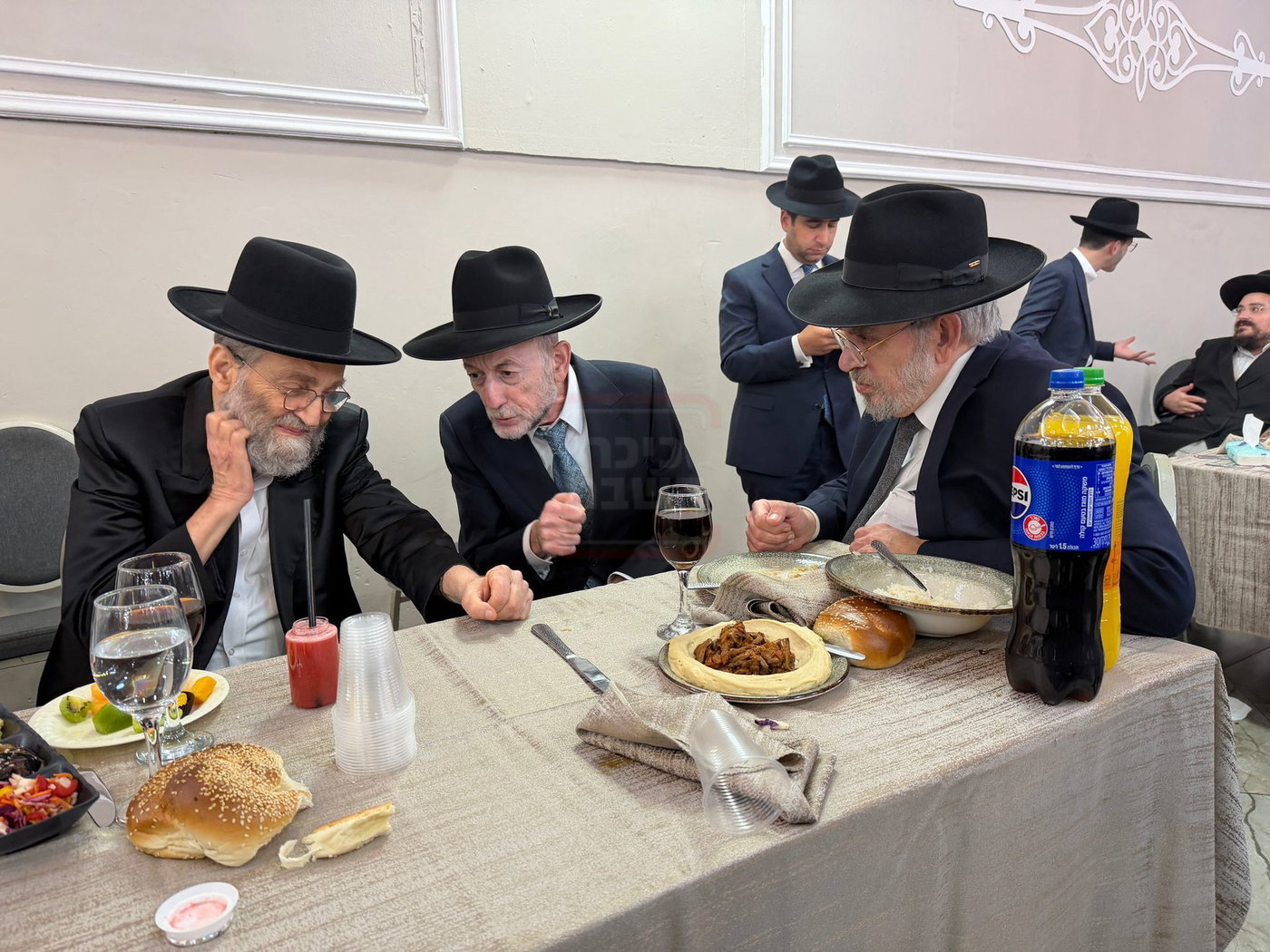 המתקפה המתואמת על המשטרה | 'זופניק בכיכר' עם כל התמונות, הנייעס והחשיפות של השבוע