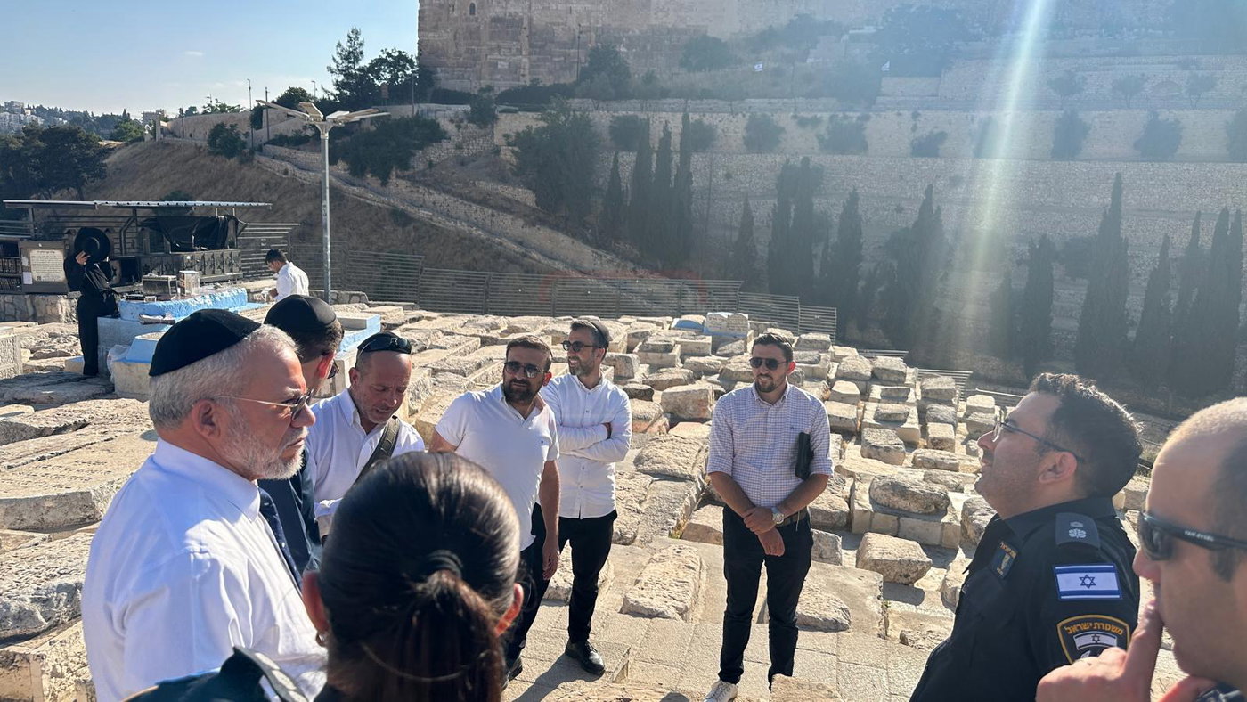 המתקפה המתואמת על המשטרה | 'זופניק בכיכר' עם כל התמונות, הנייעס והחשיפות של השבוע