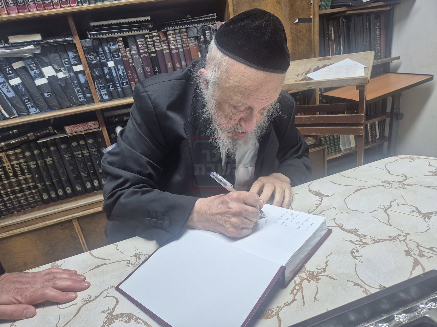 המתקפה המתואמת על המשטרה | 'זופניק בכיכר' עם כל התמונות, הנייעס והחשיפות של השבוע