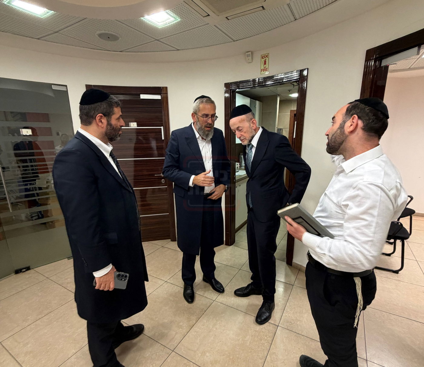 המתקפה המתואמת על המשטרה | 'זופניק בכיכר' עם כל התמונות, הנייעס והחשיפות של השבוע