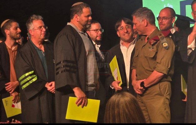 המתקפה המתואמת על המשטרה | 'זופניק בכיכר' עם כל התמונות, הנייעס והחשיפות של השבוע
