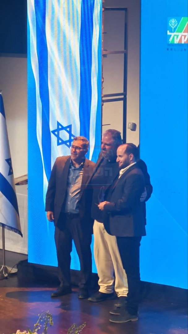 האדמו"ר שפיטר את כל הגבאים | 'זופניק בכיכר' עם כל התמונות, הנייעס והחשיפות של השבוע