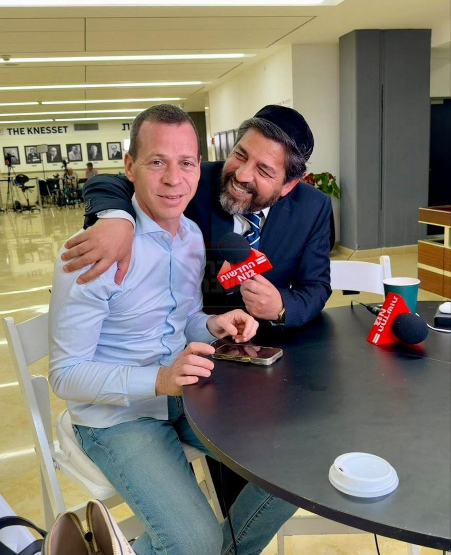 האדמו"ר שפיטר את כל הגבאים | 'זופניק בכיכר' עם כל התמונות, הנייעס והחשיפות של השבוע