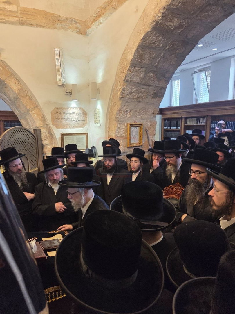 האדמו"ר שפיטר את כל הגבאים | 'זופניק בכיכר' עם כל התמונות, הנייעס והחשיפות של השבוע