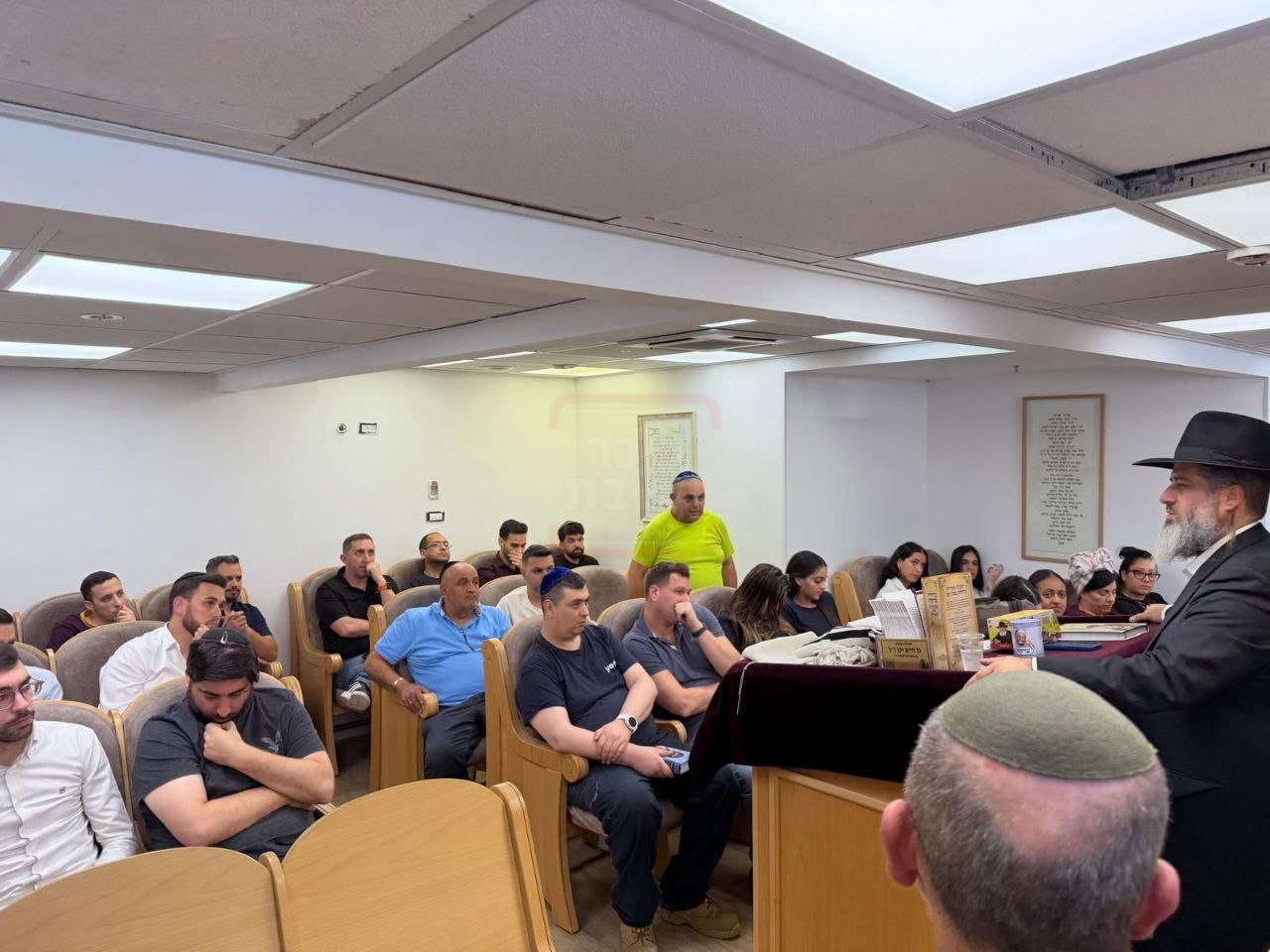 האדמו"ר שפיטר את כל הגבאים | 'זופניק בכיכר' עם כל התמונות, הנייעס והחשיפות של השבוע