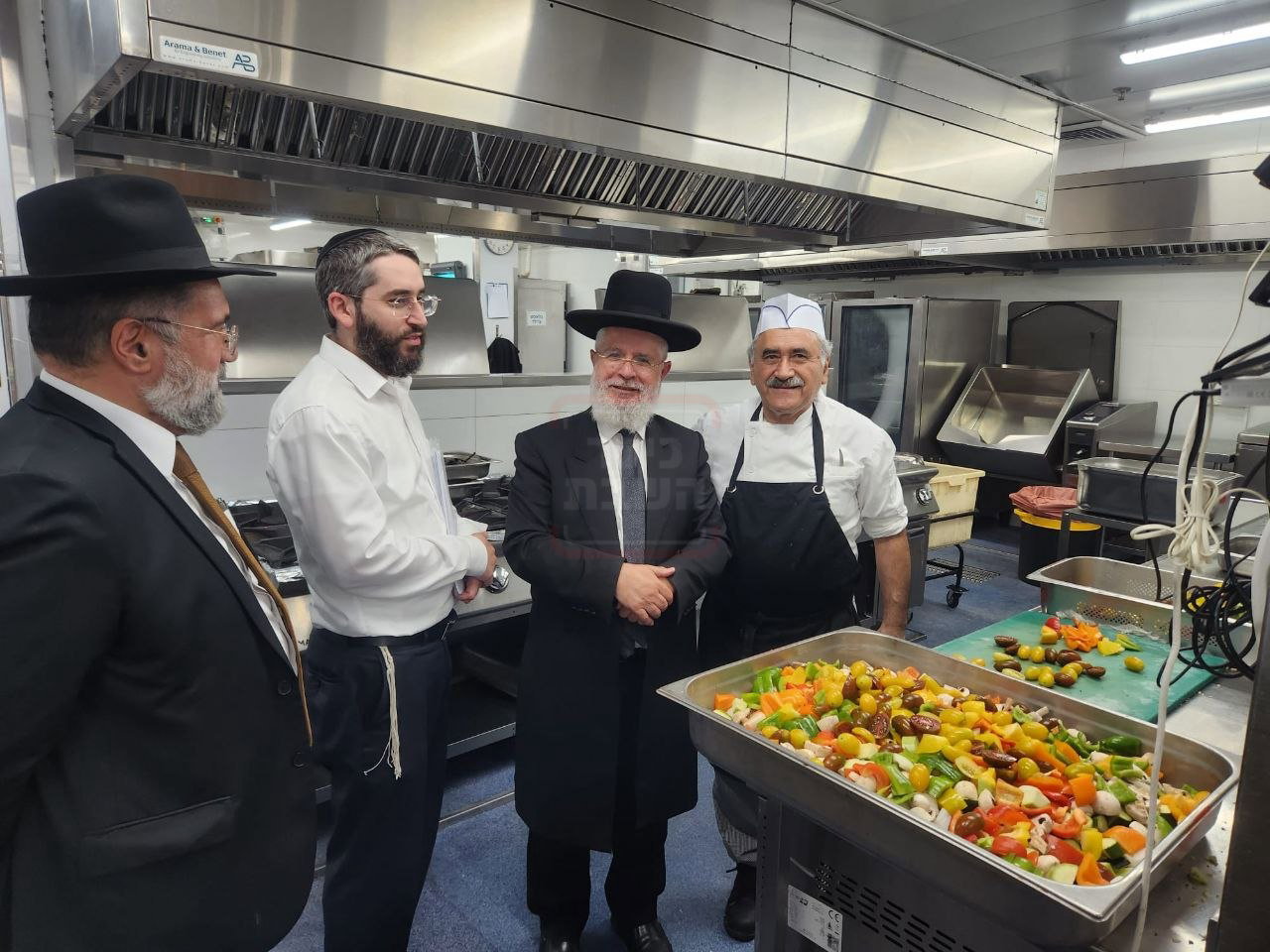 האדמו"ר שפיטר את כל הגבאים | 'זופניק בכיכר' עם כל התמונות, הנייעס והחשיפות של השבוע