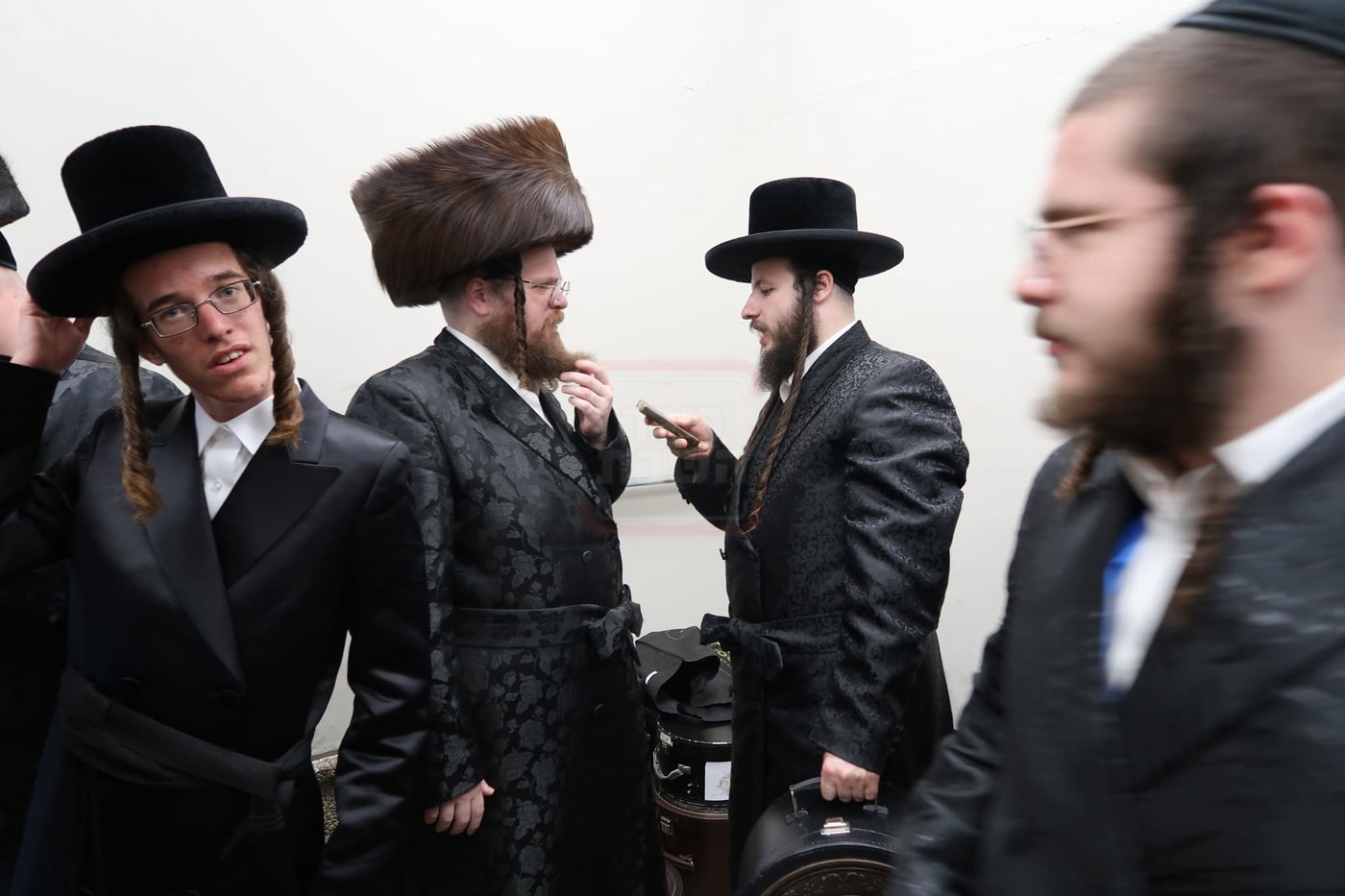 האדמו"ר שפיטר את כל הגבאים | 'זופניק בכיכר' עם כל התמונות, הנייעס והחשיפות של השבוע