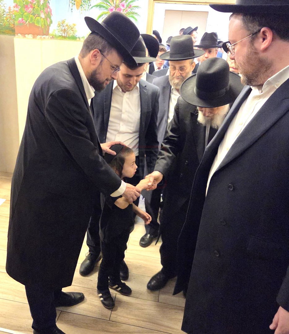 האדמו"ר שפיטר את כל הגבאים | 'זופניק בכיכר' עם כל התמונות, הנייעס והחשיפות של השבוע