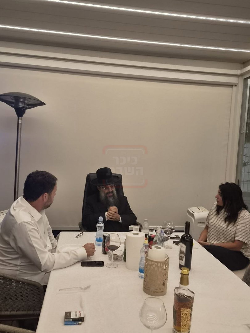 האדמו"ר שפיטר את כל הגבאים | 'זופניק בכיכר' עם כל התמונות, הנייעס והחשיפות של השבוע