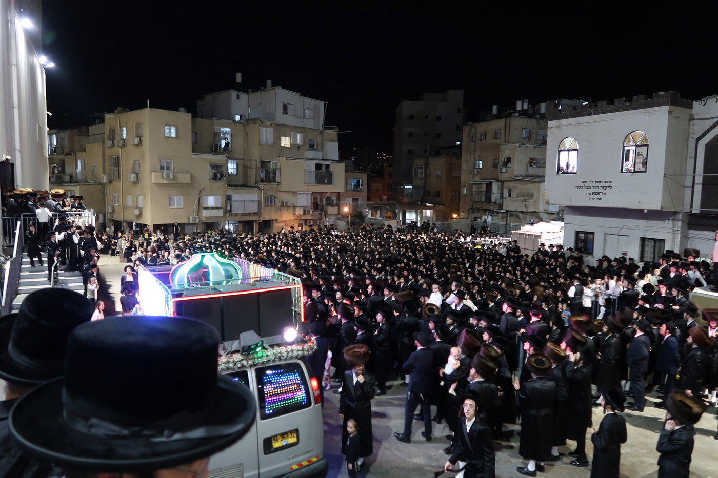 מוצאי שבת ש"ב בויז'ניץ