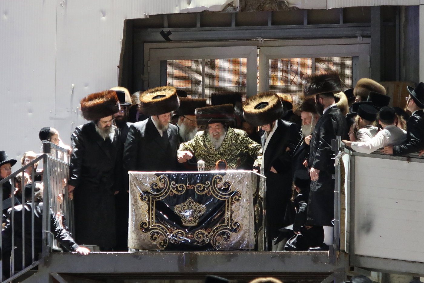 מוצאי שבת ש"ב בויז'ניץ