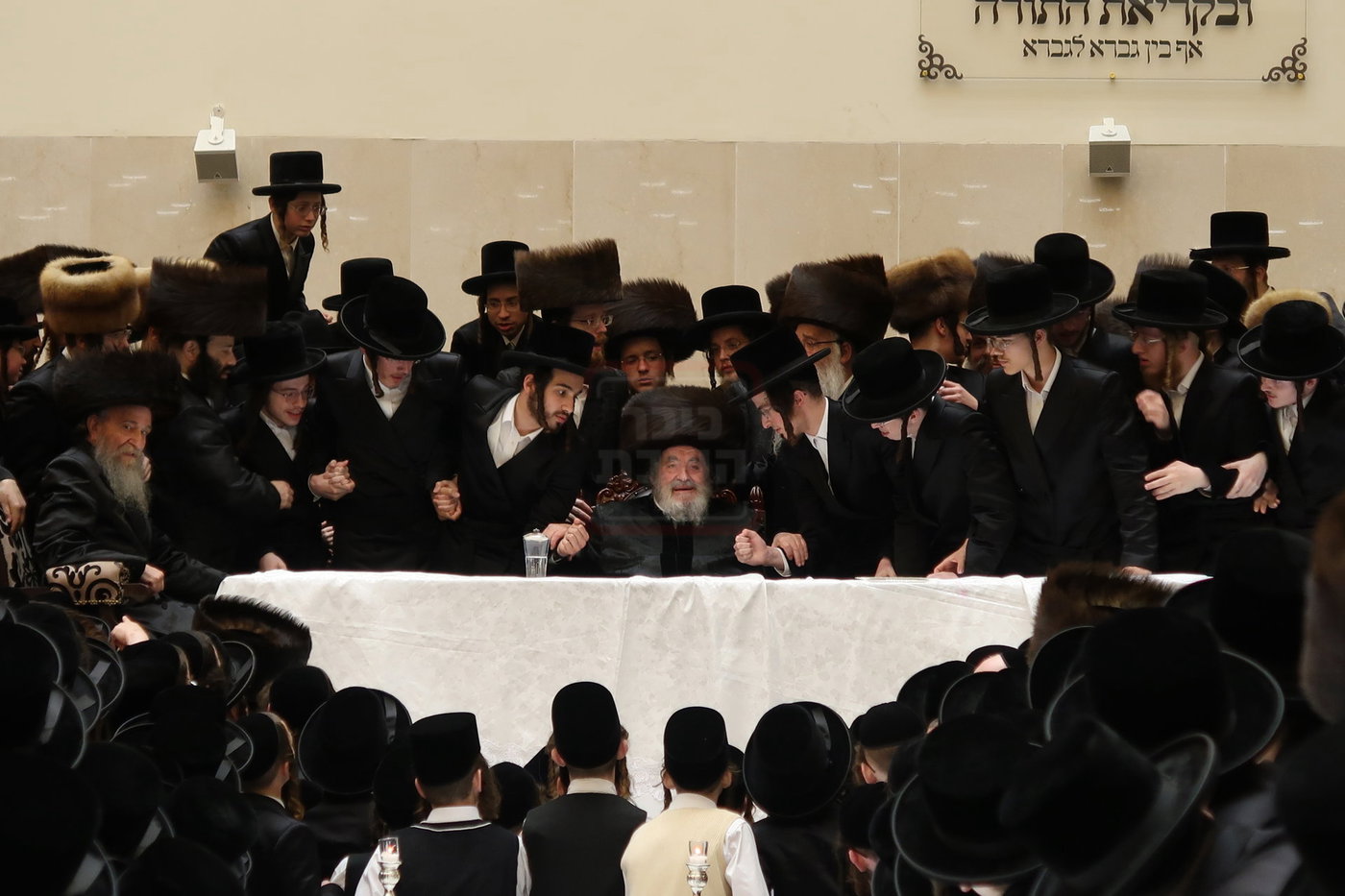 מוצאי שבת ש"ב בויז'ניץ