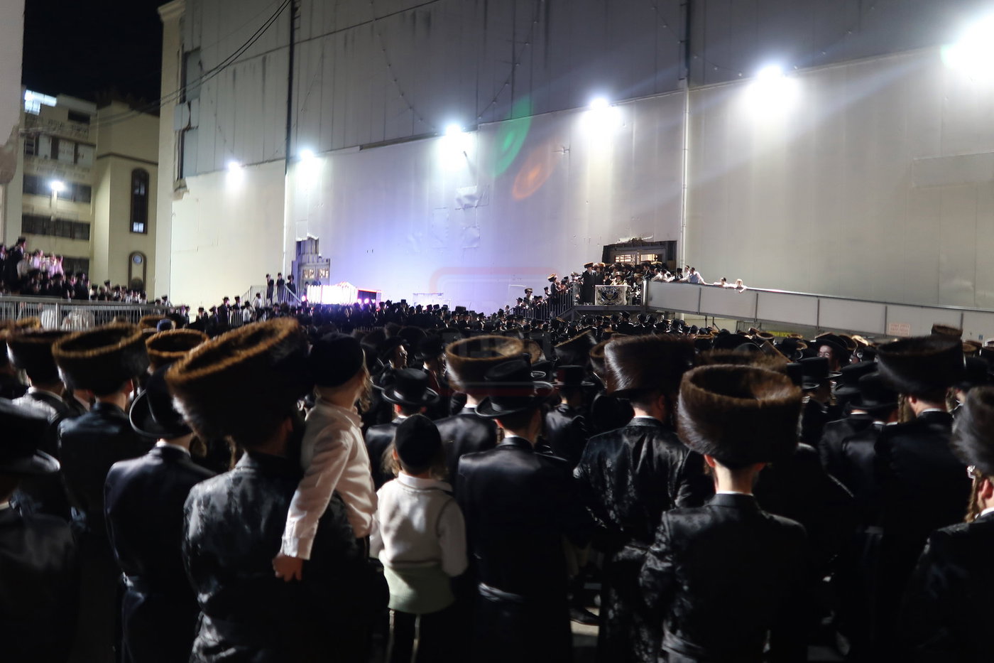 מוצאי שבת ש"ב בויז'ניץ