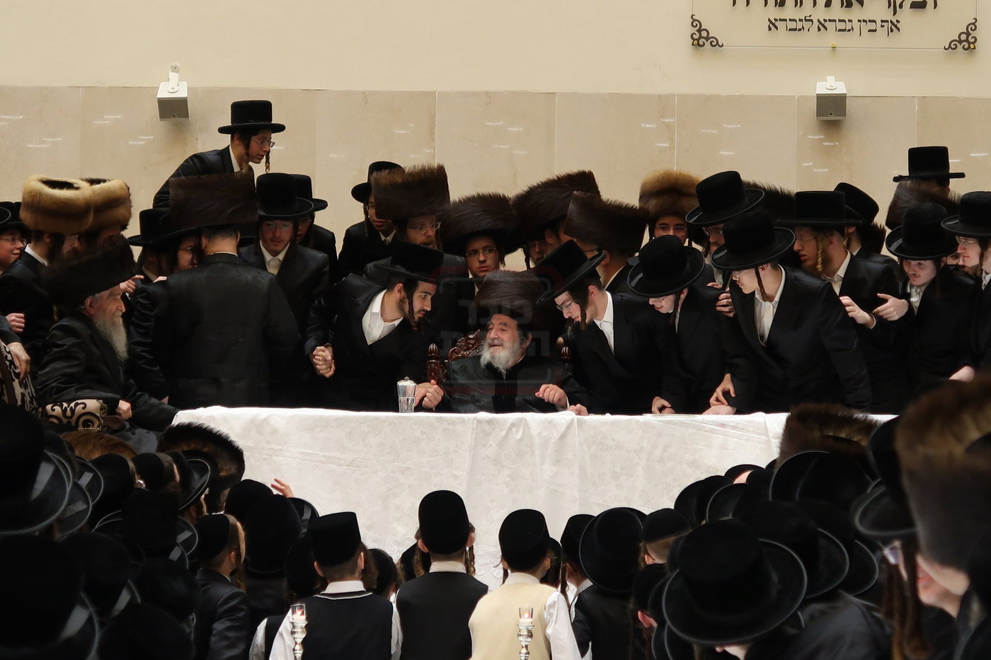 מוצאי שבת ש"ב בויז'ניץ