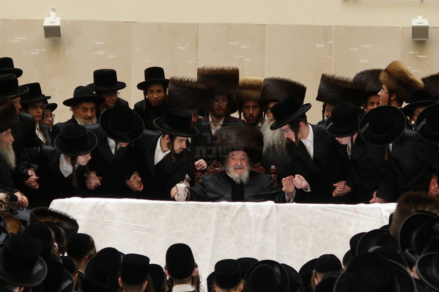 מוצאי שבת ש"ב בויז'ניץ