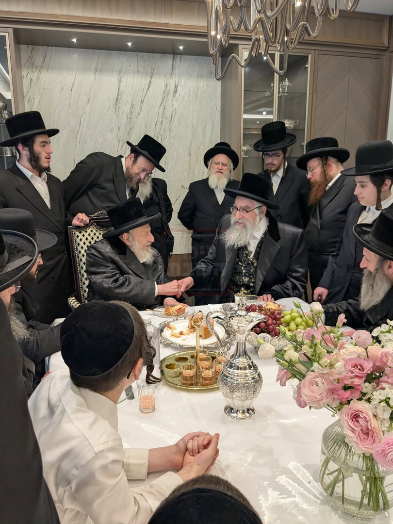 האדמו"ר מויז'ניץ מונסי בביקור אצל האדמו"ר מהארנסטייפל