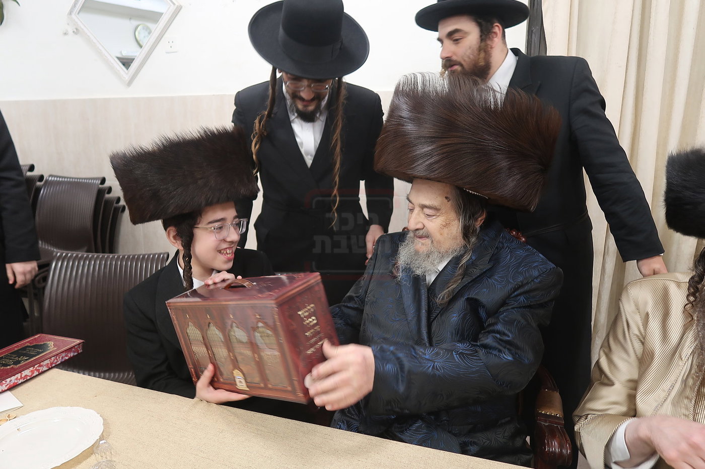 שמחת בר המצווה לנין הגרי"מ שכטר