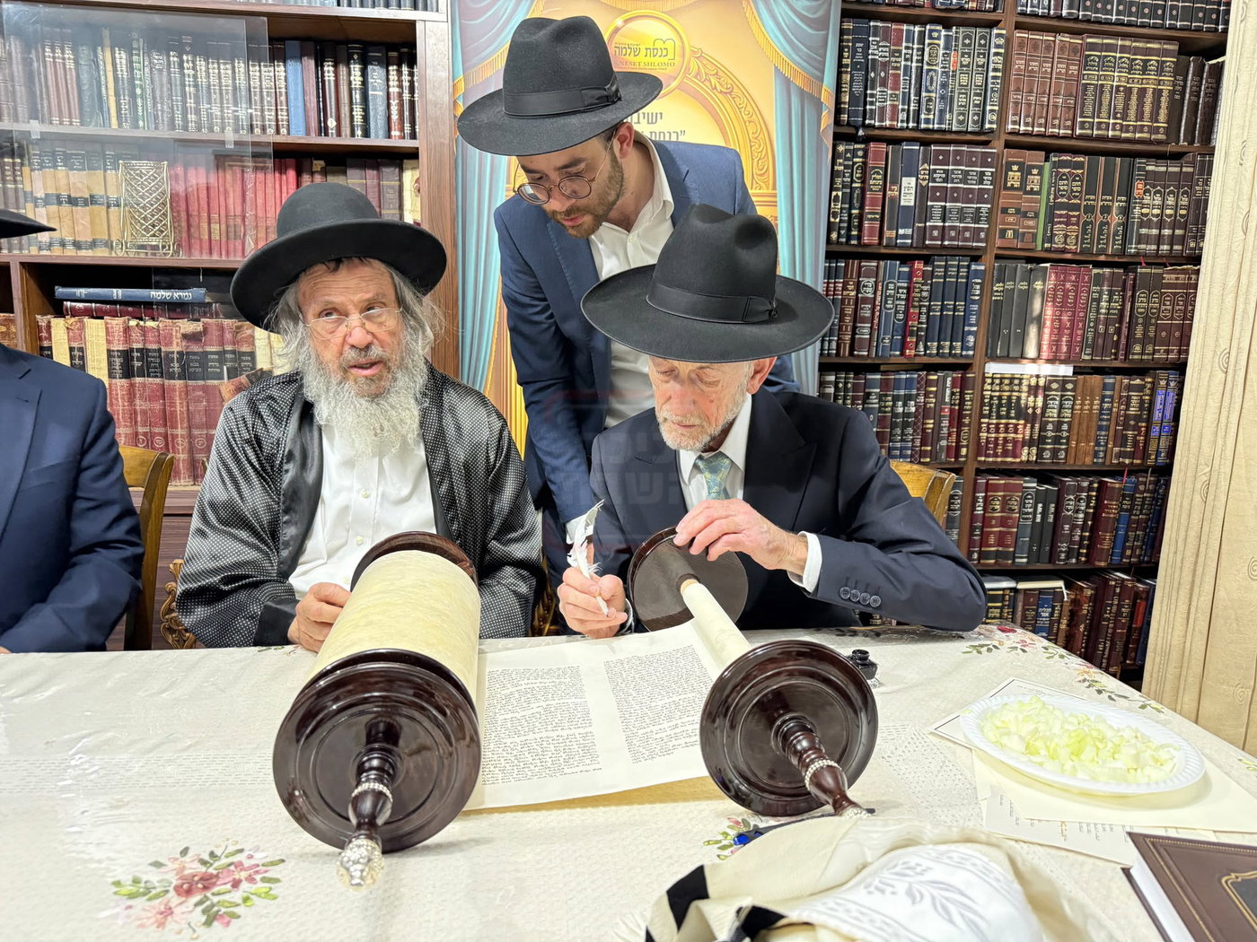 הסוד המסעיר סביב מצבו של האדמו"ר | 'זופניק בכיכר' עם כל התמונות, הנייעס והחשיפות של השבוע