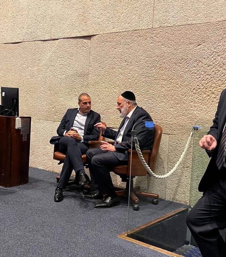 הסוד המסעיר סביב מצבו של האדמו"ר | 'זופניק בכיכר' עם כל התמונות, הנייעס והחשיפות של השבוע