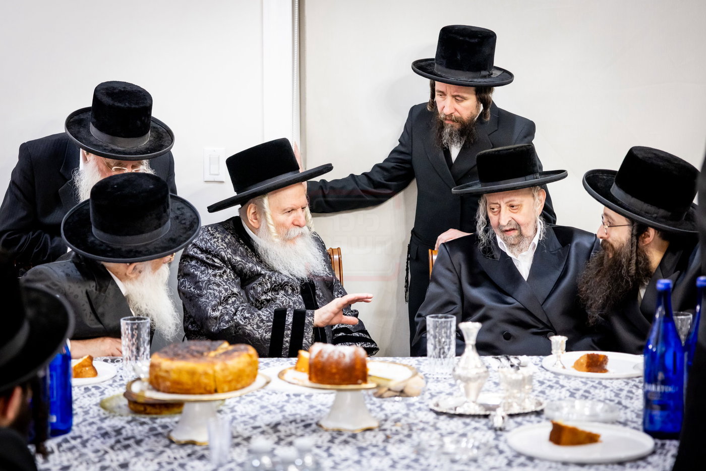 שמחת הקרישמליינען לנין האדמו"ר מבאבוב