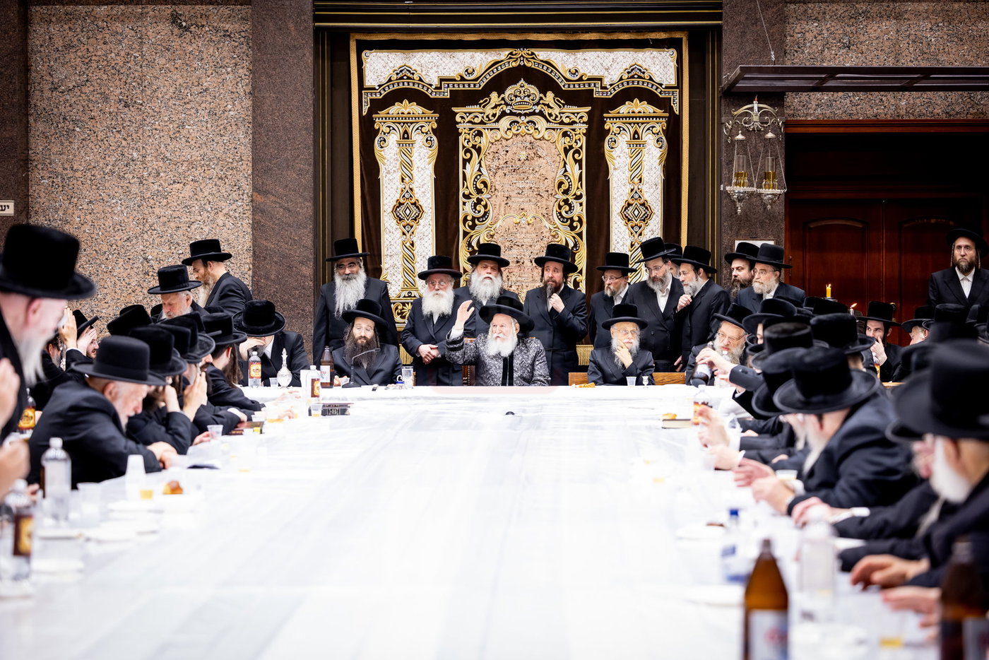 האדמו"ר מבאבוב בטיש ר"ח