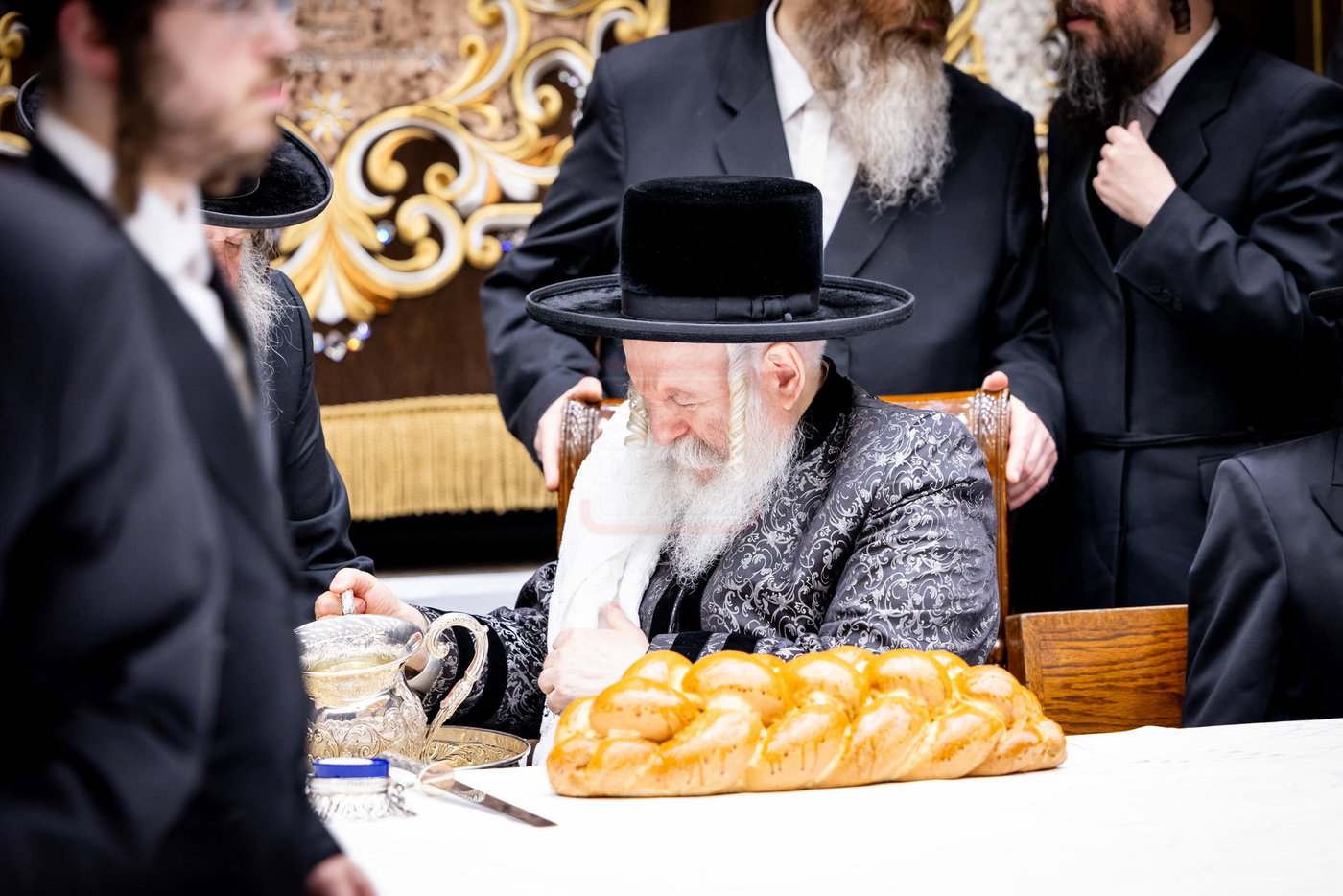 האדמו"ר מבאבוב בטיש ר"ח