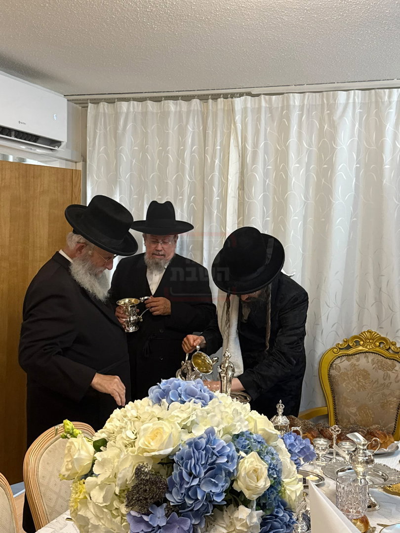 האדמו"ר מזוועהיל בטיש הילולא בציריך