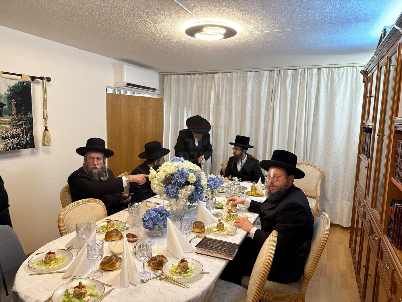האדמו"ר מזוועהיל בטיש הילולא בציריך