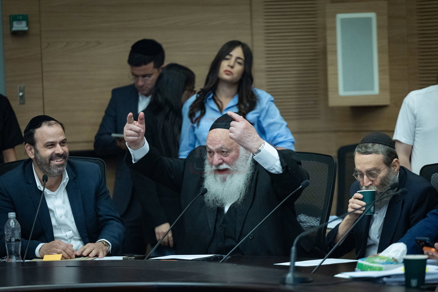 הרב שזעם על הביטאון | 'זופניק בכיכר' עם כל התמונות, הנייעס והחשיפות של השבוע