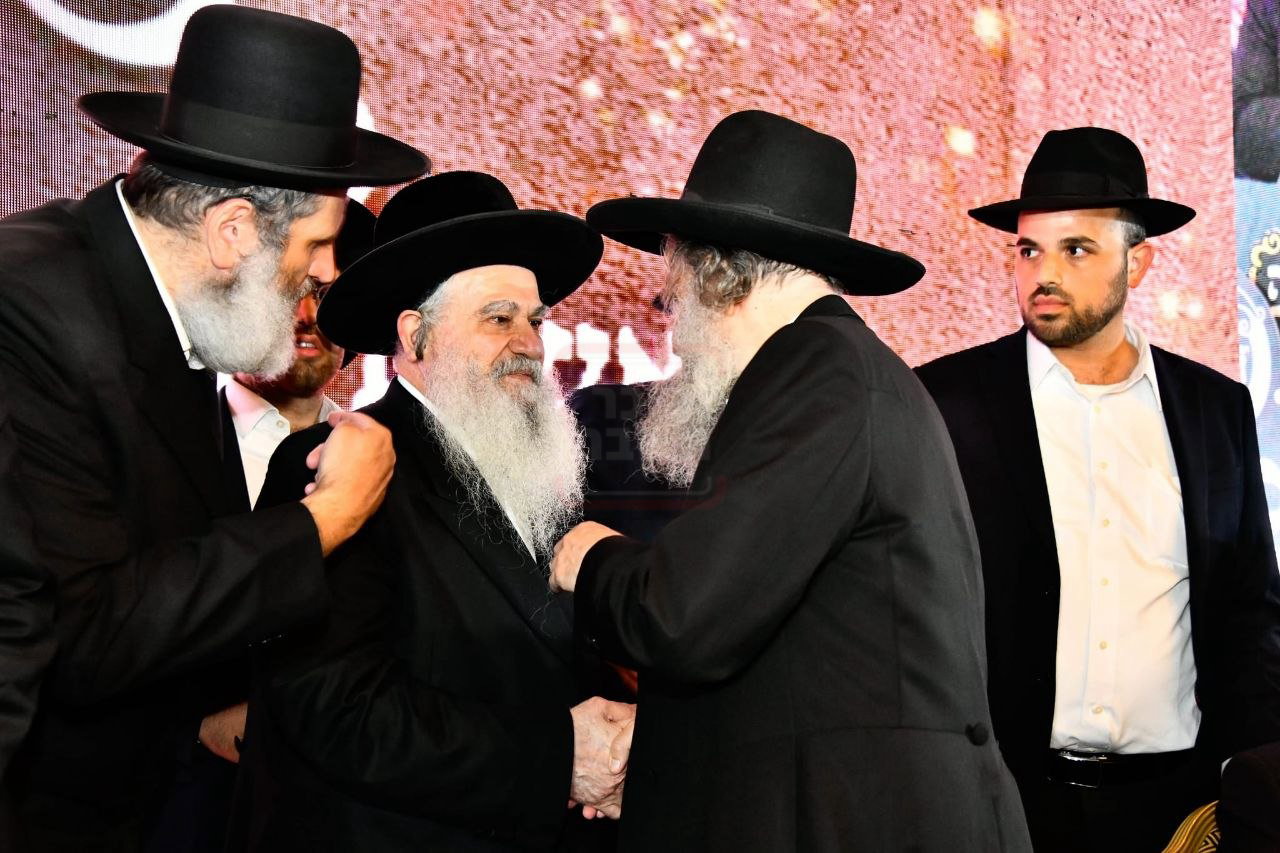 הרב שזעם על הביטאון | 'זופניק בכיכר' עם כל התמונות, הנייעס והחשיפות של השבוע