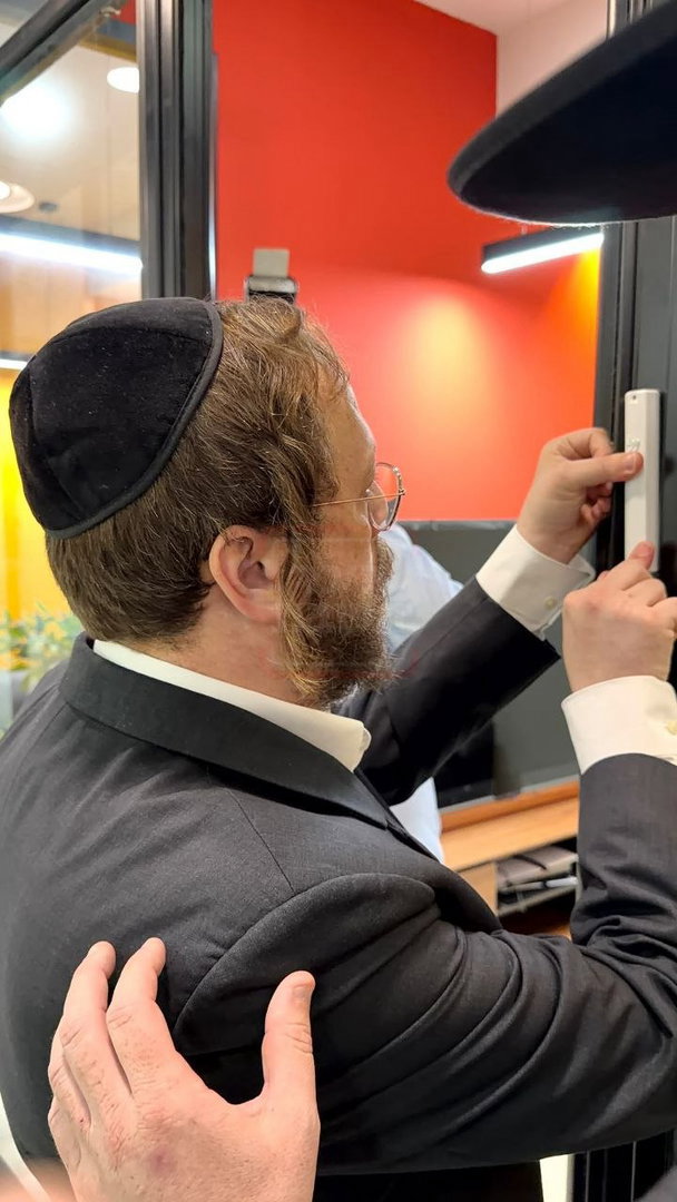 הרב שזעם על הביטאון | 'זופניק בכיכר' עם כל התמונות, הנייעס והחשיפות של השבוע