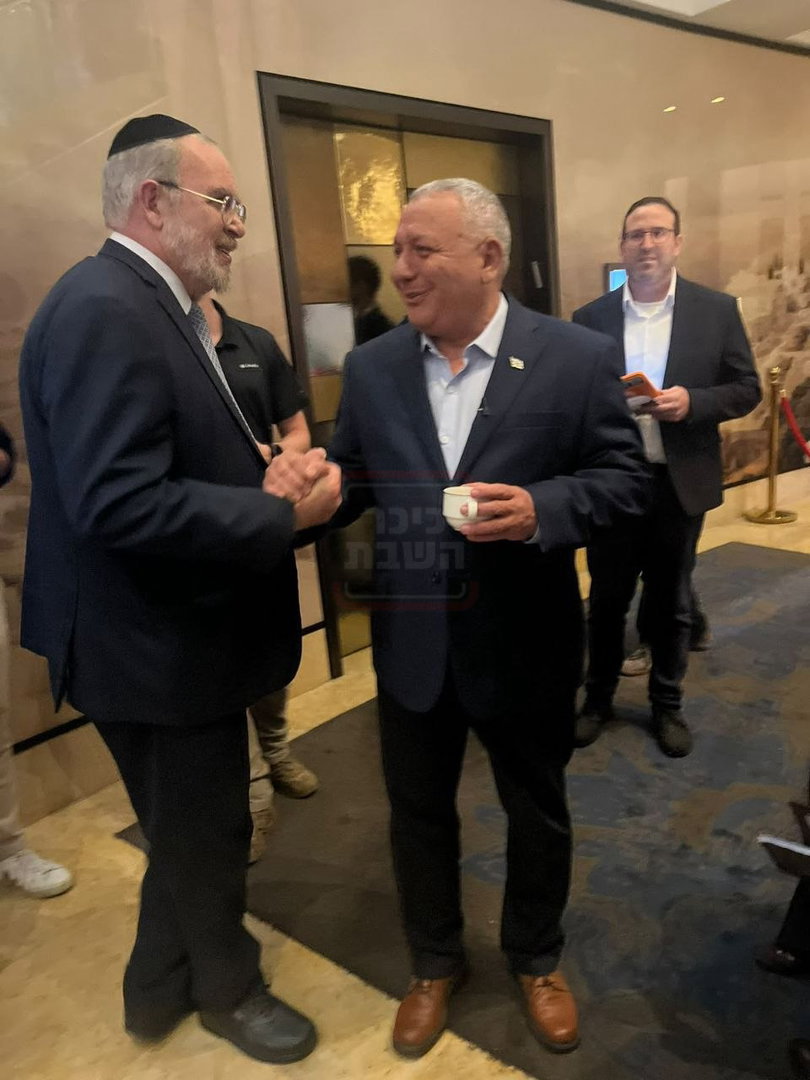 הרב שזעם על הביטאון | 'זופניק בכיכר' עם כל התמונות, הנייעס והחשיפות של השבוע