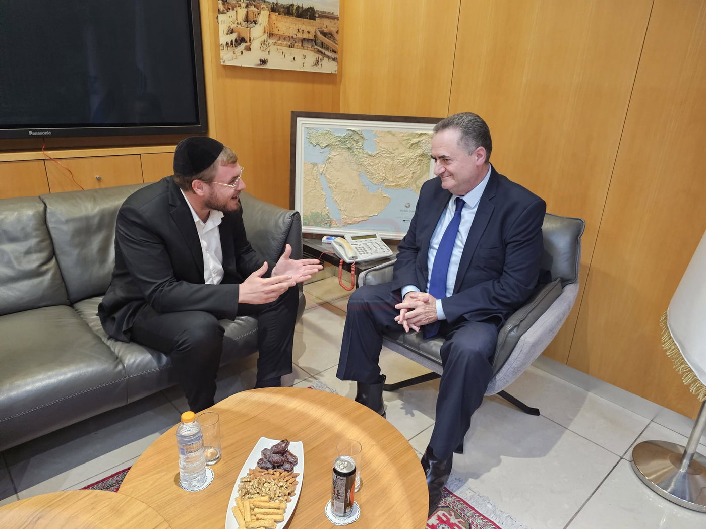 הרב שזעם על הביטאון | 'זופניק בכיכר' עם כל התמונות, הנייעס והחשיפות של השבוע