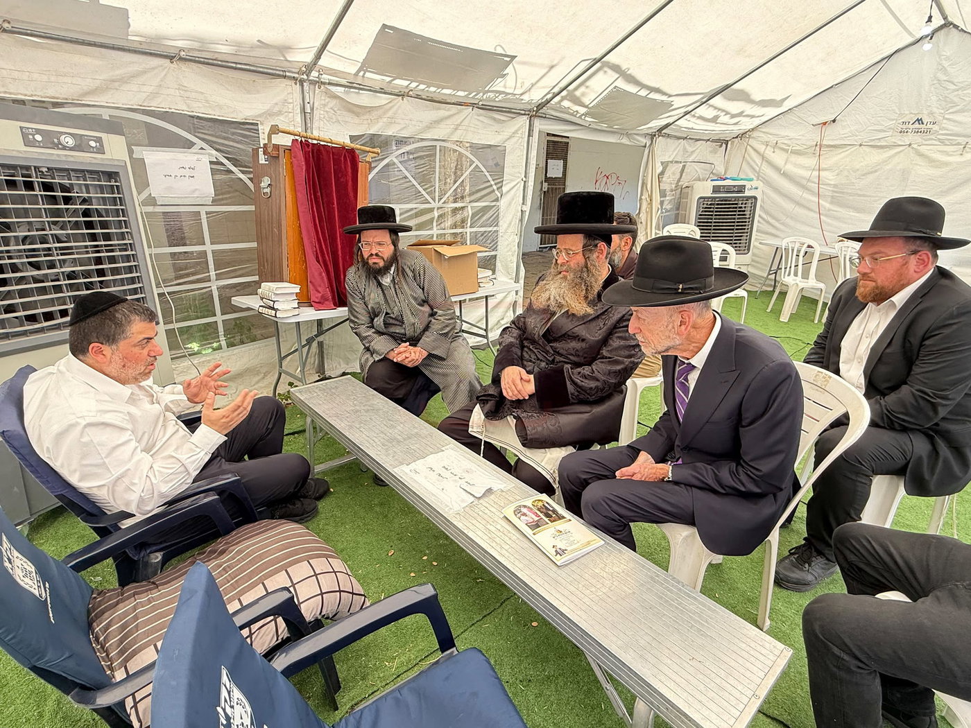 הרב שזעם על הביטאון | 'זופניק בכיכר' עם כל התמונות, הנייעס והחשיפות של השבוע