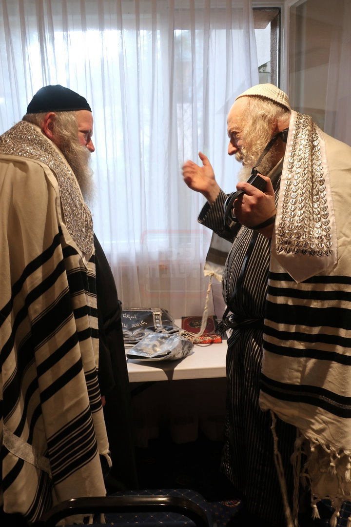 האדמו"ר ממבקשי אמונה בדאבוס שבשווייץ